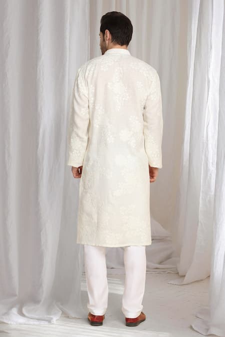 Aham-Vayam Thread Embroidered Kurta 