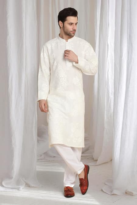 Aham-Vayam Thread Embroidered Kurta 