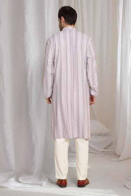 Aham-Vayam Embroidered Kurta With Dupatta 