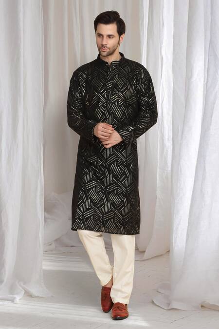 Shop Aham-Vayam Black Cotton Embroidery Geometric Thread Kurta With Dupatta Online at Aza Fashions Shop_Aham-Vayam_Black Cotton Embroidery Geometric Thread Kurta With Dupatta _Online_at_Aza_Fashions