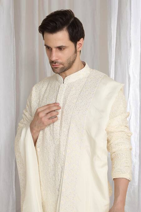Shop Aham-Vayam Cream Cotton Embroidery Thread Kurta And Dupatta Set Shop_Aham-Vayam_Cream Cotton Embroidery Thread Kurta And Dupatta Set