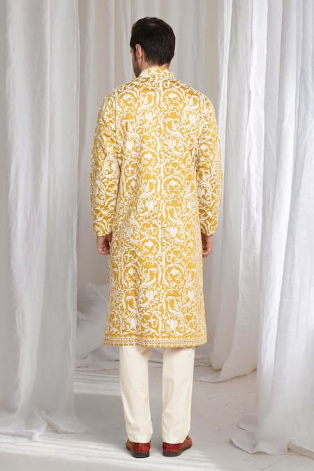 Aham-Vayam Floral Thread Embroidered Kurta 