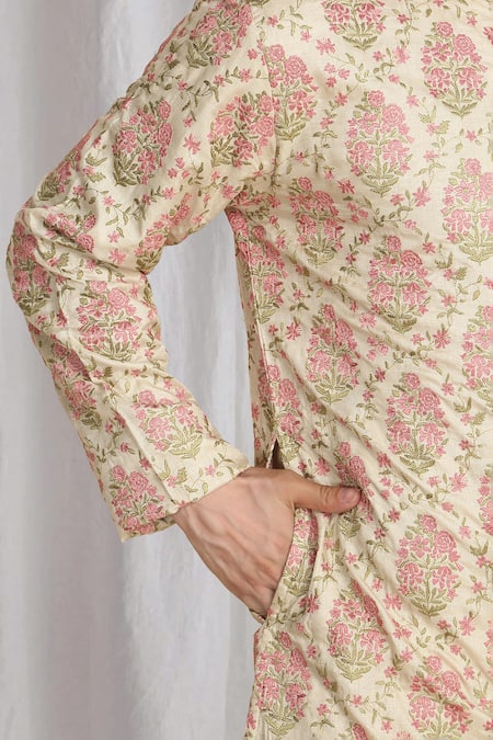 Buy Aham-Vayam Beige Cotton Embroidery Gul Thread Kurta Buy_Aham-Vayam_Beige Cotton Embroidery Gul Thread Kurta