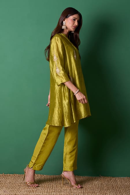 Shop_Priti Prashant_Green Silk Embroidery Collared Mehendi Kurta Pant Set _Online_at_Aza_Fashions