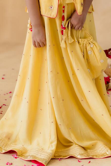 Buy MR Brat Yellow Muslin, Cotton, Chanderi Mulsin Buy_MR Brat_Yellow Muslin, Cotton, Chanderi Mulsin