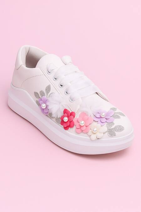 Buy_The Saree Sneakers_White Blossom Belle Sneakers 