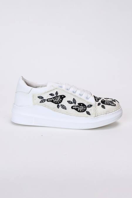 The Saree Sneakers_White Blackbird Embroidered Sneakers _Online_at_Aza_Fashions