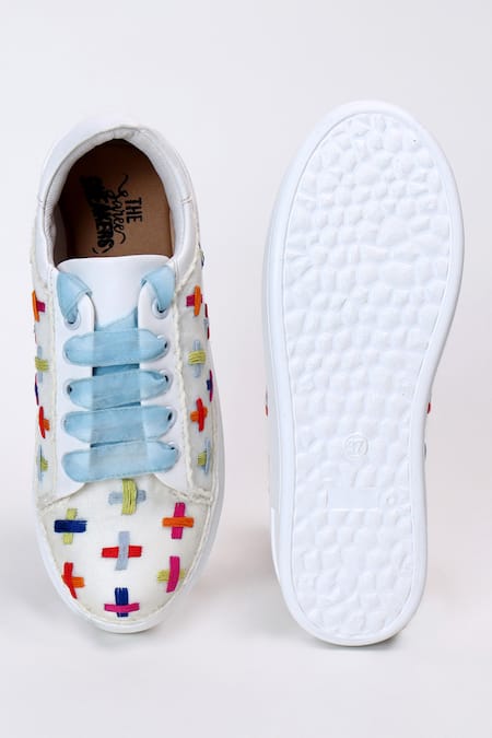 The Saree Sneakers Colored Cross Sneakers 