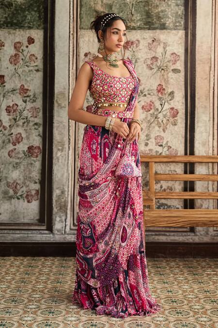 Buy_Diyarajvvir_Fuchsia Crepe, Georgette Embroidery Square Neck Fuschia Pre-draped Saree Set _Online_at_Aza_Fashions