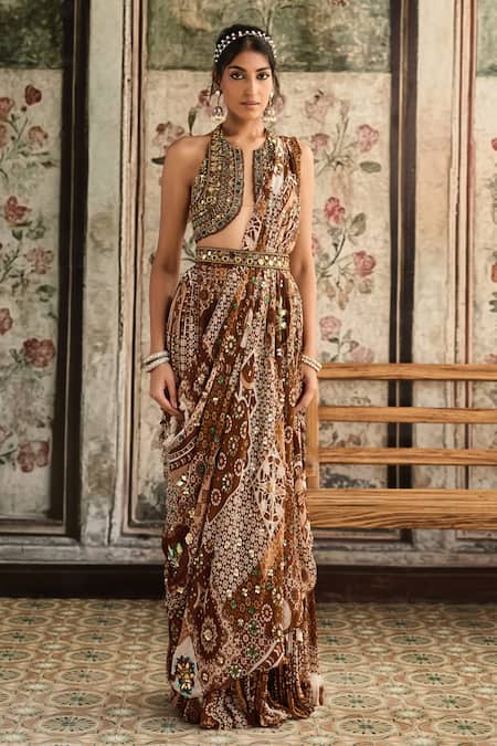 Buy Diyarajvvir Brown Georgette, Tulle Sequins, Beads Halter Neck Caramel Pre-draped Saree Set Online at Aza Fashions Buy_Diyarajvvir_Brown Georgette, Tulle Sequins, Beads Halter Neck Caramel Pre-draped Saree Set _Online_at_Aza_Fashions