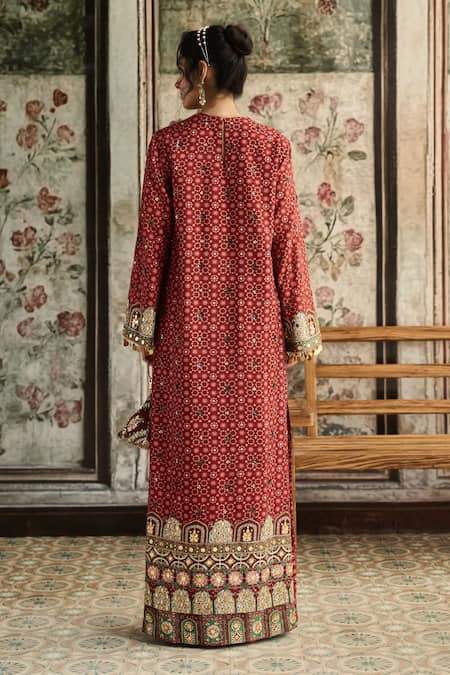 Diyarajvvir Embellished Maroon Kaftan 