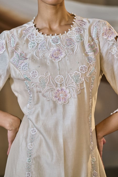 Buy_Niamh By Kriti_Beige Chanderi , Chanderi, Pearls, Resham Embroidered Kurta And Pant Set 
