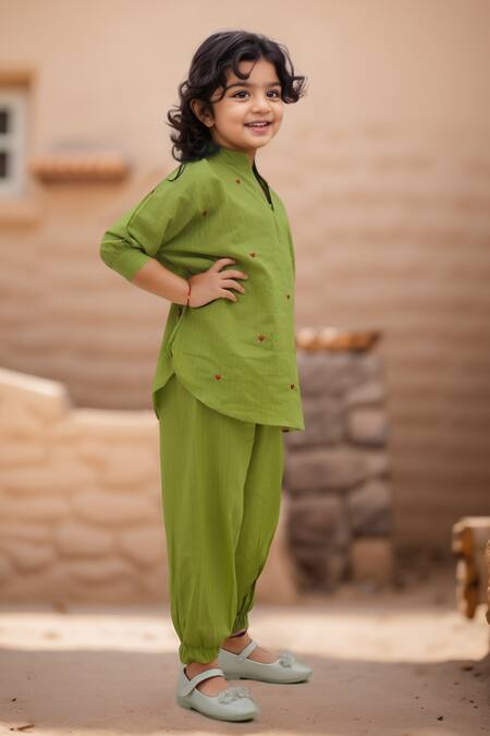Shop_Petite Pomme_Green Cotton Embroidery Heart Kurta Set _Online_at_Aza_Fashions