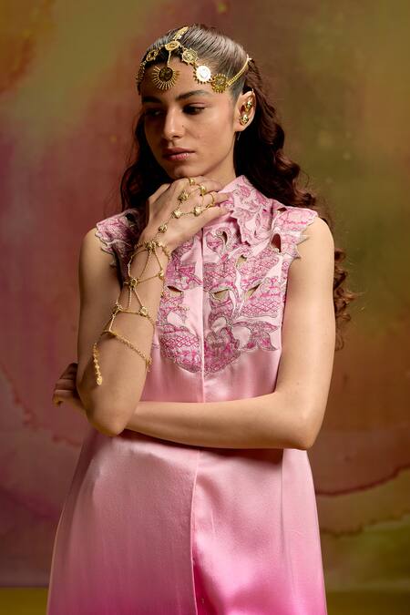 Kavitha Gutta_Pink Satin Zari Collared Aura Ombre Kurta And Pant Set _Online_at_Aza_Fashions