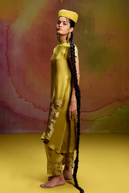 Buy_Kavitha Gutta_Green Satin Zari Mandarin Collar Bell Kurta And Pant _Online_at_Aza_Fashions
