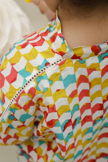 Petite Pomme_Multi Color Cotton Kaleidoscope Printed Kurta Set _at_Aza_Fashions