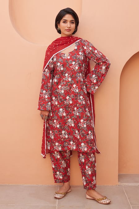 Gulabo Jaipur_Red Cotton Embroidery Round Neck Anjum Straight Kurta Set_at_Aza_Fashions