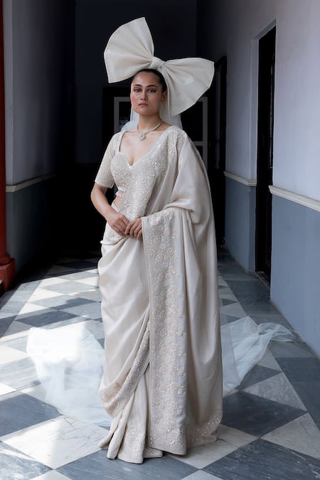 Aangan By Parul Gossamer Grace Saree Set 