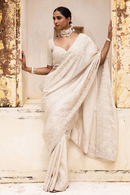 Buy_Aangan By Parul_White Tissue, Handloom Cotton Embroidery, Beads Plunge Gossamer Grace Saree Set 
