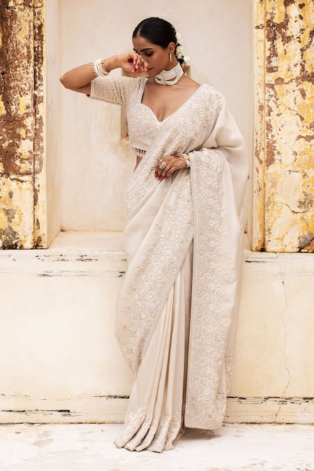Shop_Aangan By Parul_White Tissue, Handloom Cotton Embroidery, Beads Plunge Gossamer Grace Saree Set 
