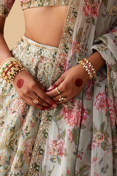 Aangan By Parul_Gray Organza Embroidery, Sequins V-neck Glistening Garden Lehenga Set _at_Aza_Fashions