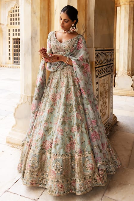 Buy_Aangan By Parul_Gray Organza Embroidery, Sequins V-neck Glistening Garden Lehenga Set 