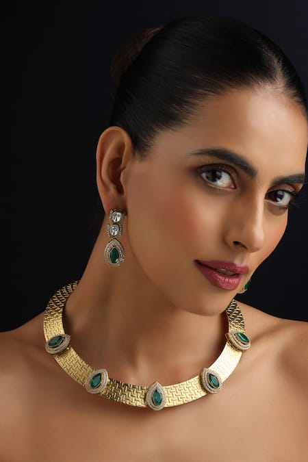 Swabhimann_Green Gemstones Emerald Hasli Necklace Set _Online_at_Aza_Fashions