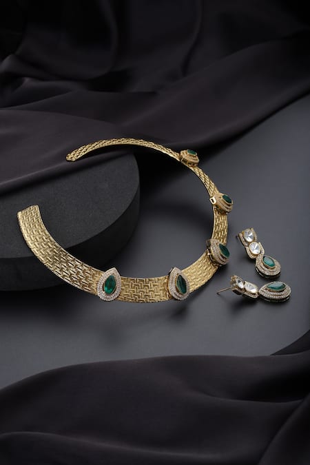 Buy_Swabhimann_Green Gemstones Emerald Hasli Necklace Set _Online_at_Aza_Fashions
