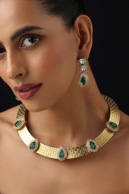 Shop_Swabhimann_Green Gemstones Emerald Hasli Necklace Set _Online_at_Aza_Fashions