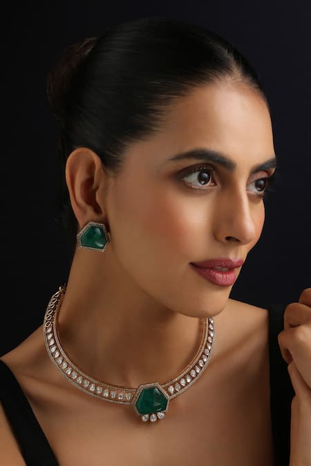 Swabhimann Emerald Hasli Necklace Set 