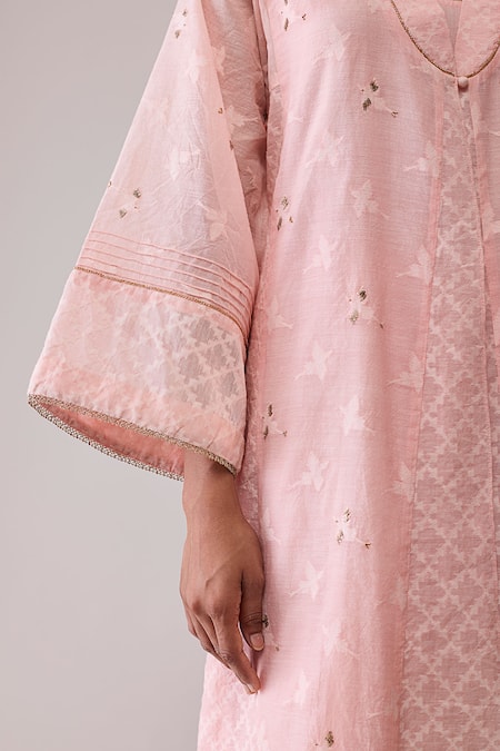 Bunka_Pink Chanderi Embroidery V-neck Ambreen Kurta And Pant Set _Online_at_Aza_Fashions