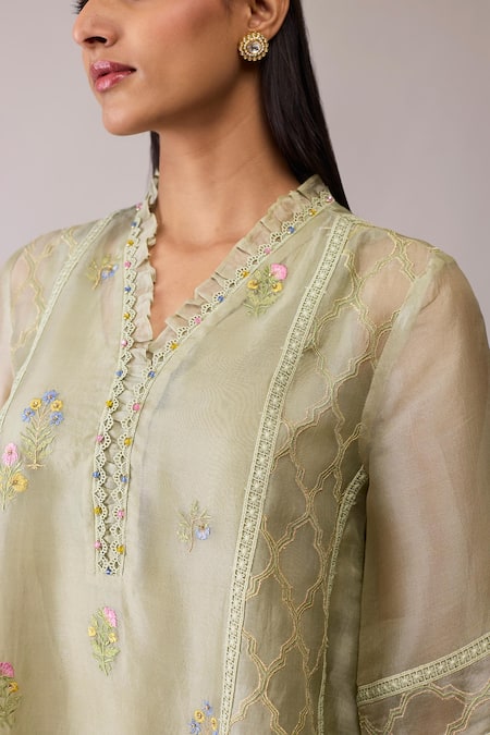 Shop_Bunka_Green Organza Embroidery V-neck Farida Kurta Set _Online_at_Aza_Fashions