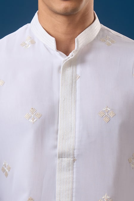 Rng Safawala_White Georgette Embroidery, Sequins Kurta _at_Aza_Fashions