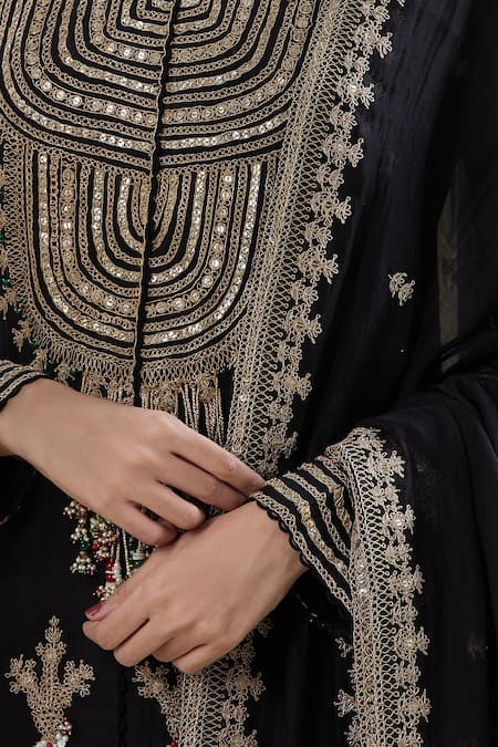 Anamika Khanna_Black Embroidery Round Neck Kurta Set _at_Aza_Fashions