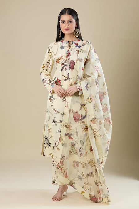 Anamika Khanna Off White Embroidery Round Neck Floral Print Kurta Set at Aza Fashions Anamika Khanna_Off White Embroidery Round Neck Floral Print Kurta Set_at_Aza_Fashions
