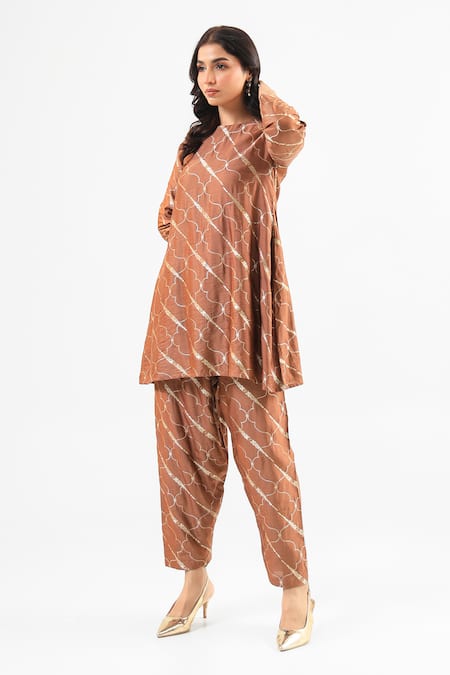 Shop_Amrood_Brown Embroidery Round Neck Kurta And Pant Set _Online_at_Aza_Fashions