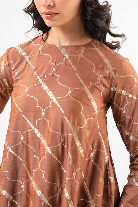 Amrood_Brown Embroidery Round Neck Kurta And Pant Set _at_Aza_Fashions