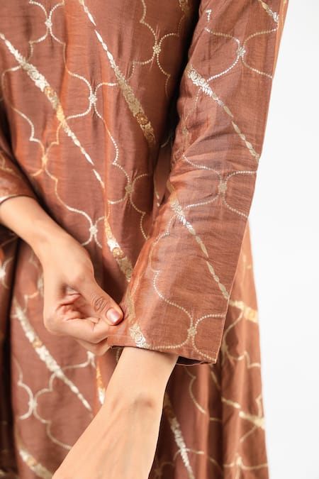 Buy_Amrood_Brown Embroidery Round Neck Kurta And Pant Set 