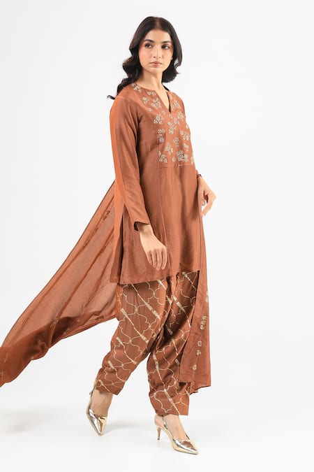 Buy_Amrood_Brown Embroidery Split V-neck Moccha Mouse Kurta Set _Online_at_Aza_Fashions
