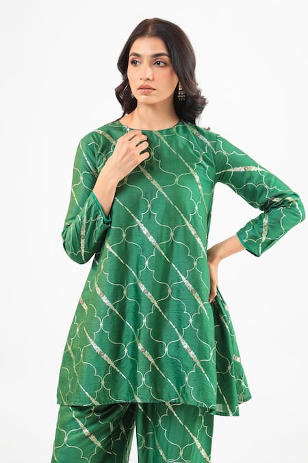 Amrood_Green Embroidery Round Neck Deep Pure Banarsi Kurta Set _at_Aza_Fashions