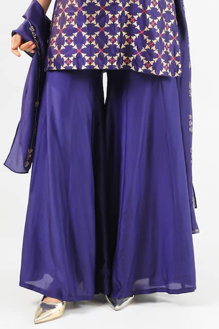 Amrood_Blue Embroidery Mandarin Collar Deep Kurta Pant Set _Online_at_Aza_Fashions
