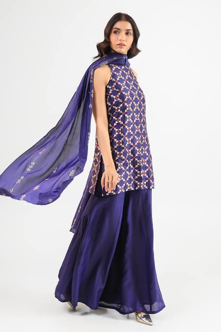 Shop_Amrood_Blue Embroidery Mandarin Collar Deep Kurta Pant Set _Online_at_Aza_Fashions