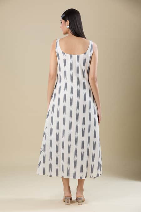 Naintara Bajaj Ikat Handloom Cream & Black Dress With Jacket 