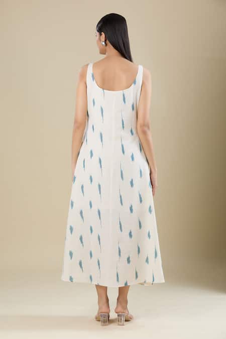 Buy_Naintara Bajaj_Cream Scoop Neck, Mandarin Collar Ikat Handloom Jacket And Dress Set 