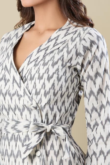 Buy_Naintara Bajaj_Cream V-neck Ikat Handloom Dress With Belt 