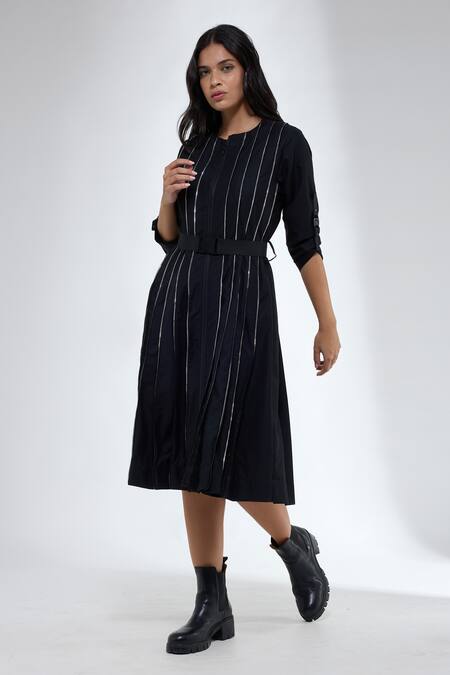 Krati Jain Black Cotton Round Neck Pleated Blend Dress Online at Aza Fashions Krati Jain_Black Cotton Round Neck Pleated Blend Dress _Online_at_Aza_Fashions