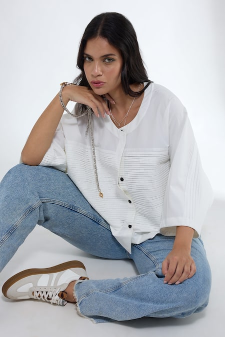 Krati Jain_White Cotton Round Neck Anti Fit Short Shirt _Online_at_Aza_Fashions