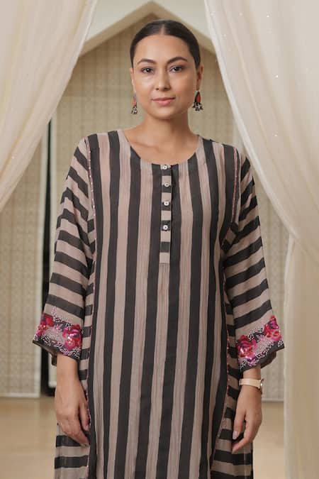 Rekha Agra_Black Chanderi Silk, Cotton Embroidery Round Neck Striped Kurta Set _Online_at_Aza_Fashions