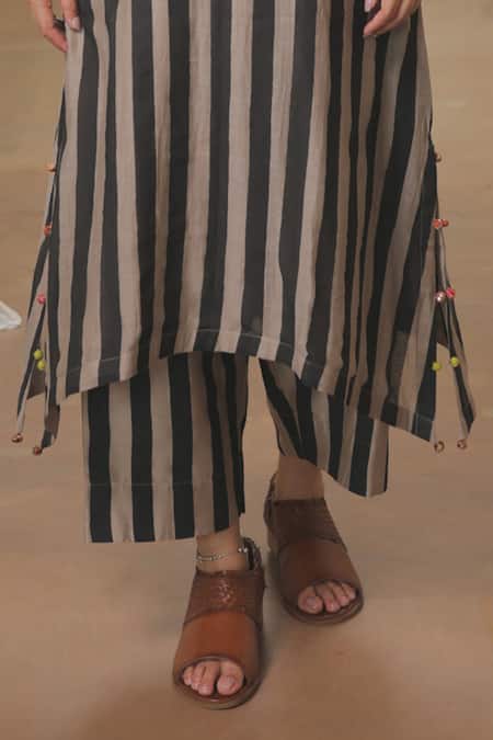 Buy_Rekha Agra_Black Chanderi Silk, Cotton Sequins Collared Hand Block Printed Kurta Set _Online_at_Aza_Fashions