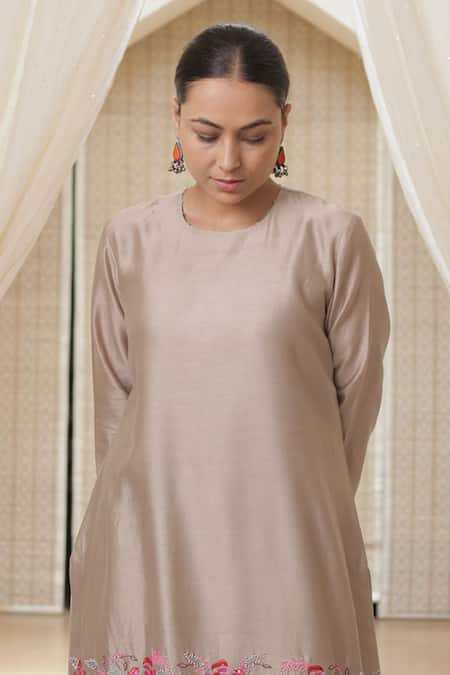 Shop_Rekha Agra_Cream Silk, Chanderi Embroidery Round Neck Kurta Set _Online_at_Aza_Fashions